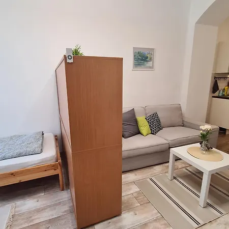 Calgary-2 アパート