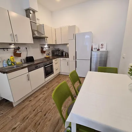 Apartment Calgary-2 *