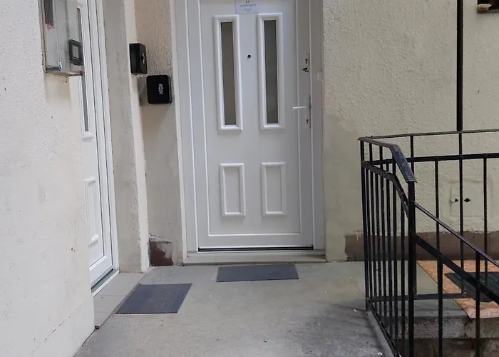 Apartament Calgary-2 *